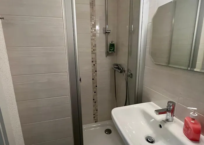 Апартаменты Gemuetliche Kleine In